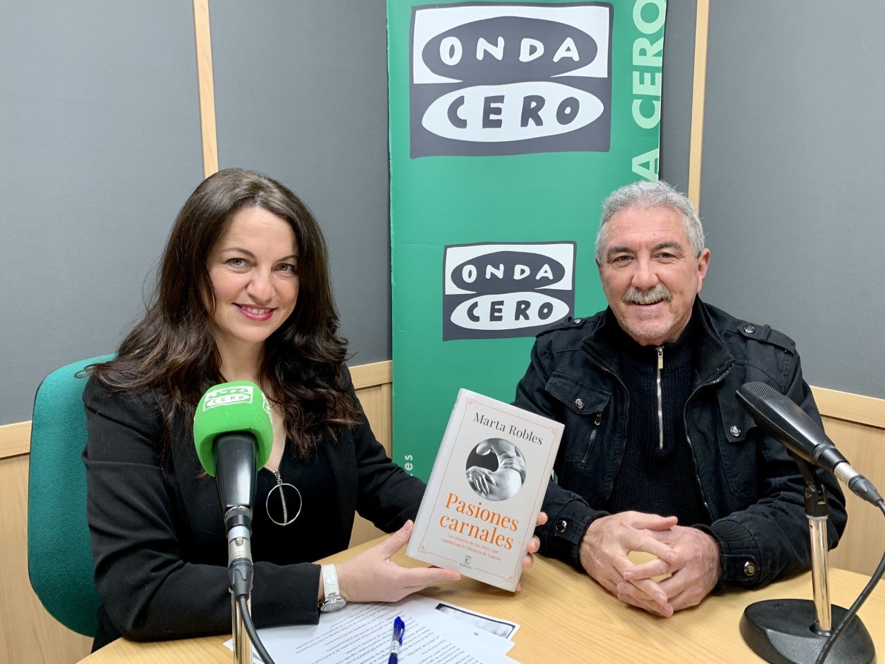 En Más de uno Alicante nos introducimos en las 'Pasiones carnales' de Marta Robles, su último título literario En Más de uno Alicante nos introducimos en las 'Pasiones carnales' de Marta Robles, su último título literario