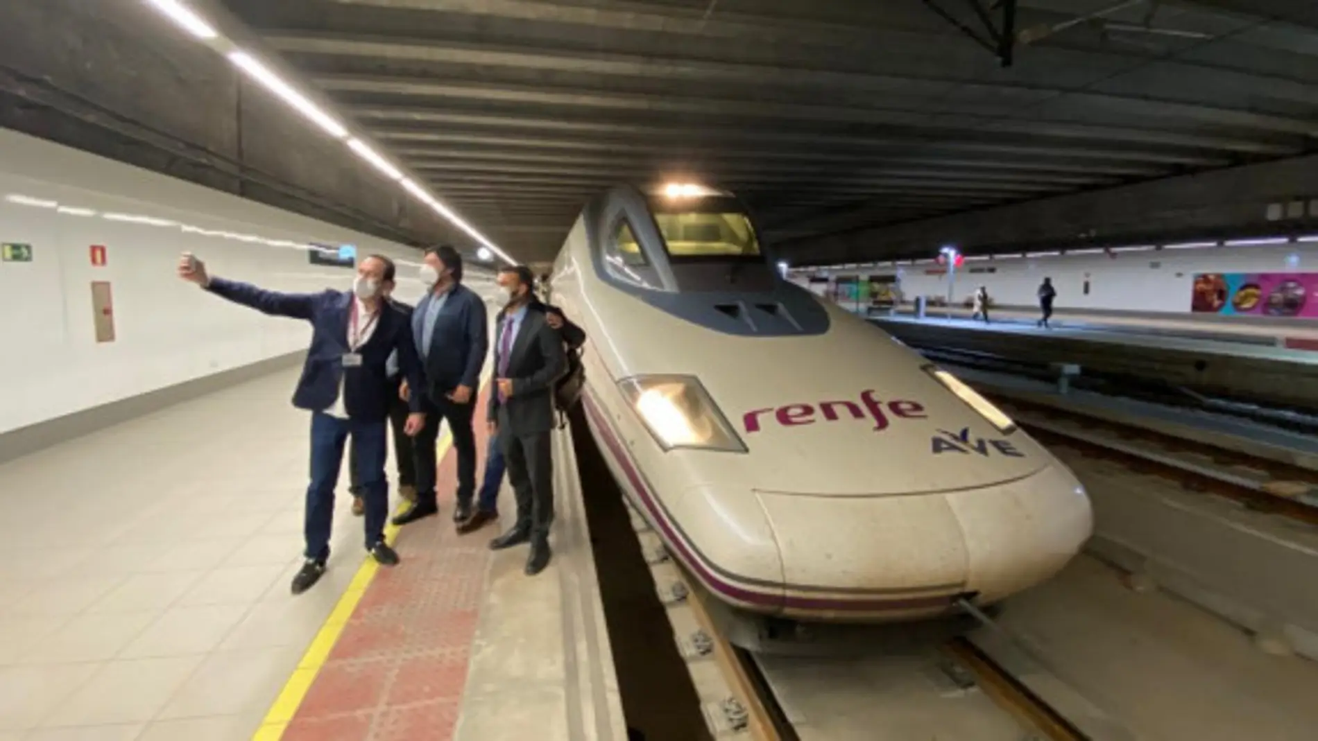 Esta organización ofrece a sus clientes paquetes de viajes a diferentes partes de España utilizando la red ferroviaria 