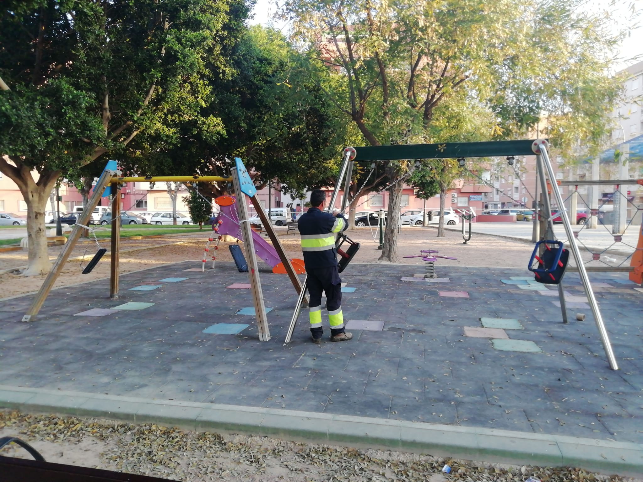 Esta limitación no afectará a parques y zonas verdes en general, sino solo a las de juegos infantiles Esta limitación no afectará a parques y zonas verdes en general, sino solo a las de juegos infantiles