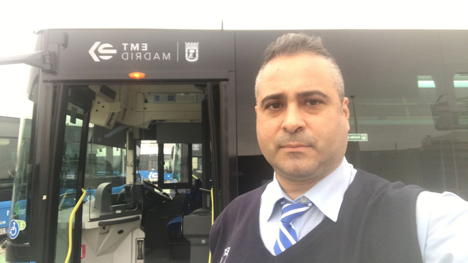 Quiénes somos: Roberto, conductor de autobús, cuenta su experiencia trabajando durante el confinamiento Quiénes somos: Roberto, conductor de autobús, cuenta su experiencia trabajando durante el confinamiento