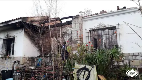 Así quedó la vivienda tras el incendio. Así quedó la vivienda tras el incendio.