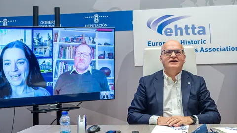 Os “fondos de resiliencia” da UE serán clave para a reactivación do termalismo Simone Zagrodnik, Paul Simons e Manuel Baltar, na videoconferencia
