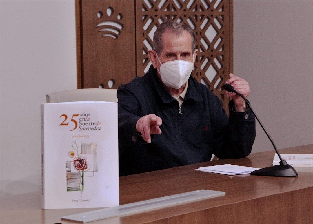 Ya está en la calle el libro '25 años en Suerte de Saavedra', del sacerdote José Carracedo. Ya está en la calle el libro '25 años en Suerte de Saavedra', del sacerdote José Carracedo.