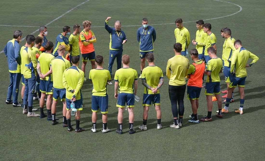 Las Palmas Atlético y Recreativo firman un empate que deja con opciones al Marbella Las Palmas Atlético y Recreativo firman un empate que deja con opciones al Marbella