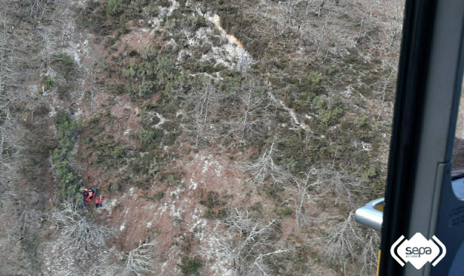 Rescatado un senderista herido durante una ruta de montaña en el concejo de Ponga Rescatado un senderista herido durante una ruta de montaña en el concejo de Ponga
