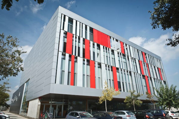 El Consell autoriza la firma de convenios con la UJI y la UA para financiar investigaciones sobre mediación y violencia de género El Consell autoriza la firma de convenios con la UJI y la UA para financiar investigaciones sobre mediación y violencia de género