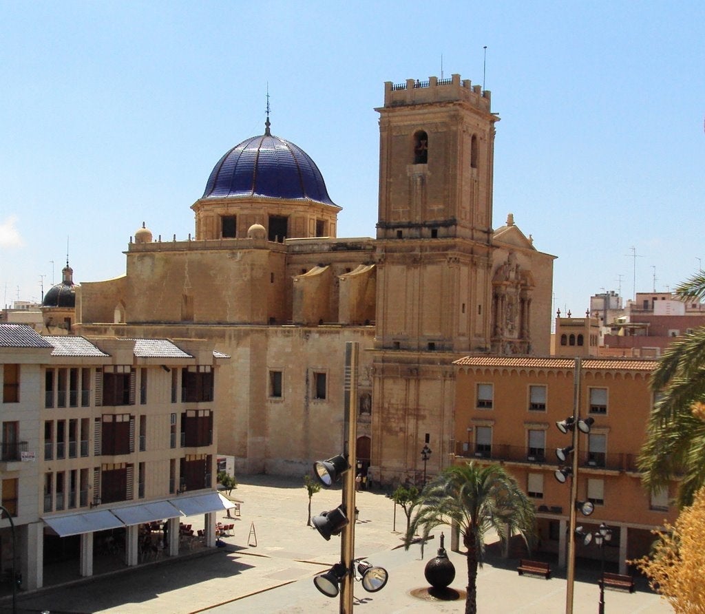 De la moreria del Raval a la Basílica de Santa María De la moreria del Raval a la Basílica de Santa María
