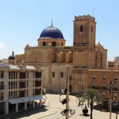 Basílica de Santa María de Elche. Basílica de Santa María de Elche.