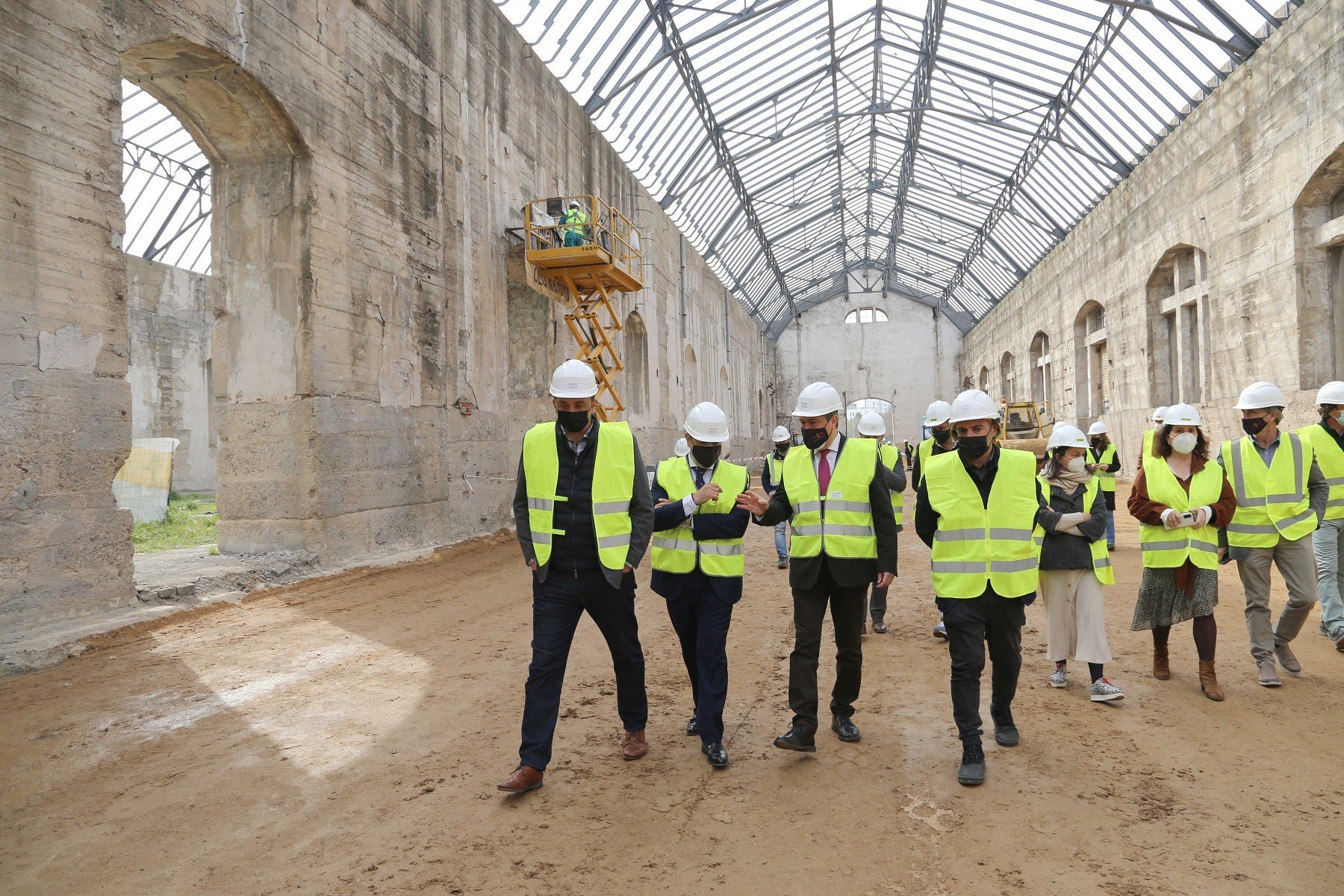 El Ayuntamiento inicia la fase principal de las obras para la recuperación de las Naves de Renfe El Ayuntamiento inicia la fase principal de las obras para la recuperación de las Naves de Renfe