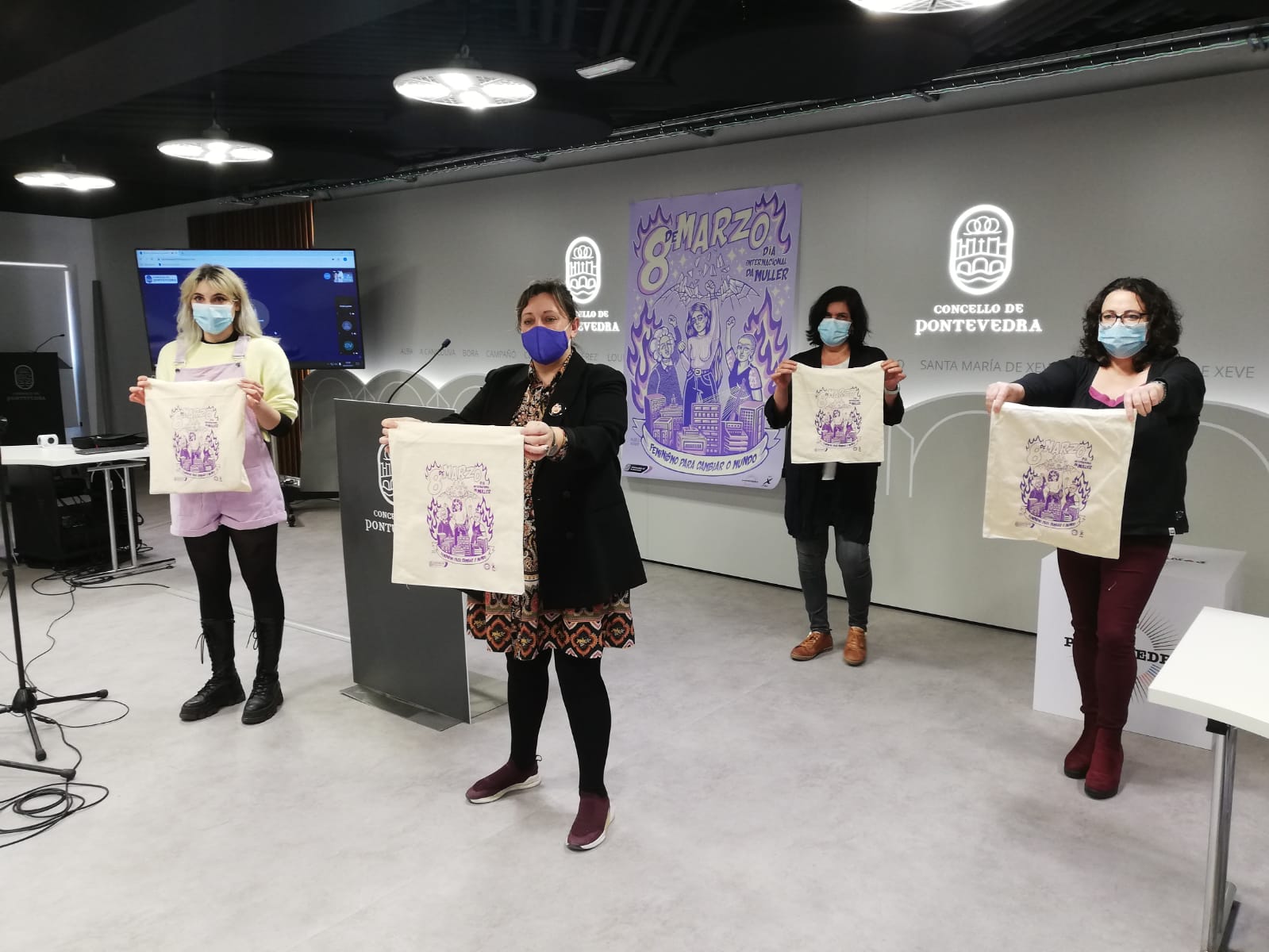 Yoya Blanco: "Neste 8-M reivindicamos a necesidade de rachar para sempre os teitos de cristal" Yoya Blanco: "Neste 8-M reivindicamos a necesidade de rachar para sempre os teitos de cristal"