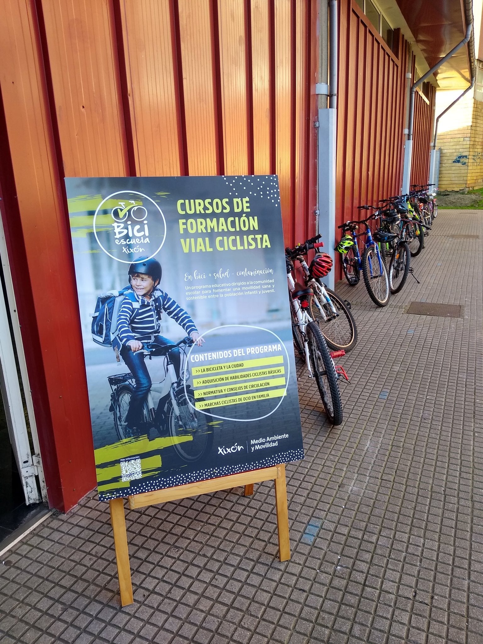 La Biciescuela Municipal ha llegado al CP Miguel de Cervantes La Biciescuela Municipal ha llegado al CP Miguel de Cervantes