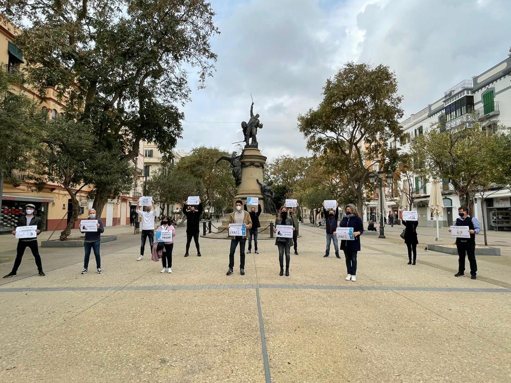 Las patronales de Ibiza se unen para manifestarse y pedir auxilio a las administraciones Las patronales de Ibiza se unen para manifestarse y pedir auxilio a las administraciones