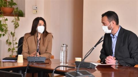 La Consellera de Innovaci&oacute;n, Carolina Pascual, con el alcalde de Elche, Carlos Gonz&aacute;lez