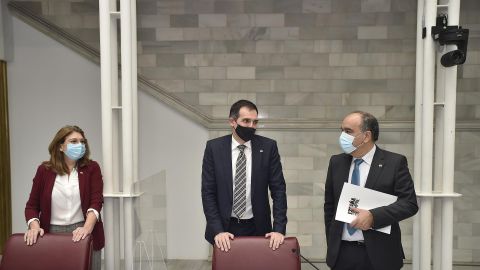 El grupo parlamentario VOX confirma su voto negativo y la moción de censura de Ciudadanos-PSOE no prosperará El grupo parlamentario VOX confirma su voto negativo y la moción de censura de Ciudadanos-PSOE no prosperará