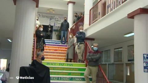 Minuto de silencio en el instituto de Marbella