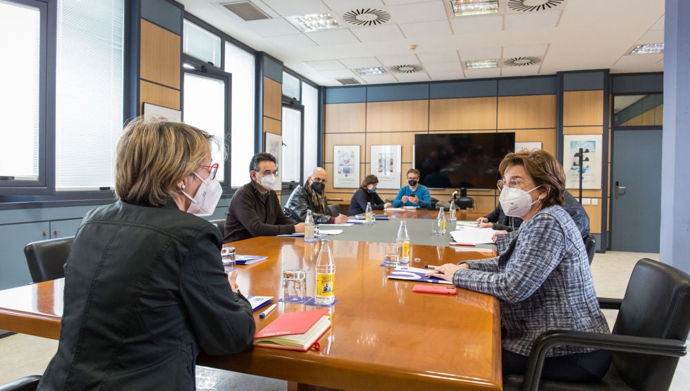 La UJI y Aerocas exploran nuevas vías de colaboración para afianzar la estrategia de diversificación del aeropuerto de Castelló a través de la investigación y la innovación La UJI y Aerocas exploran nuevas vías de colaboración para afianzar la estrategia de diversificación del aeropuerto de Castelló a través de la investigación y la innovación