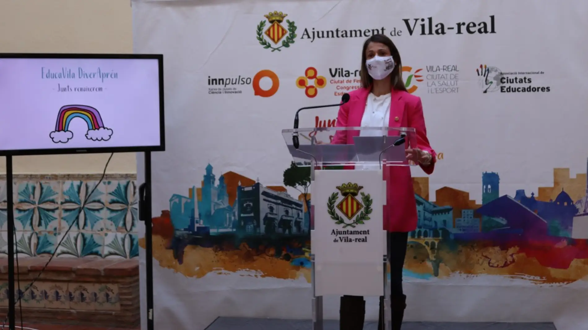 La regidora d´Educació, Aida Beteta ha presentat Educavila Diveraprén. 