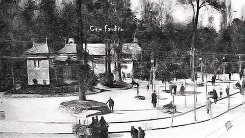 Cine Fandiño en el Paseo de Los Álamos Cine Fandiño en el Paseo de Los Álamos