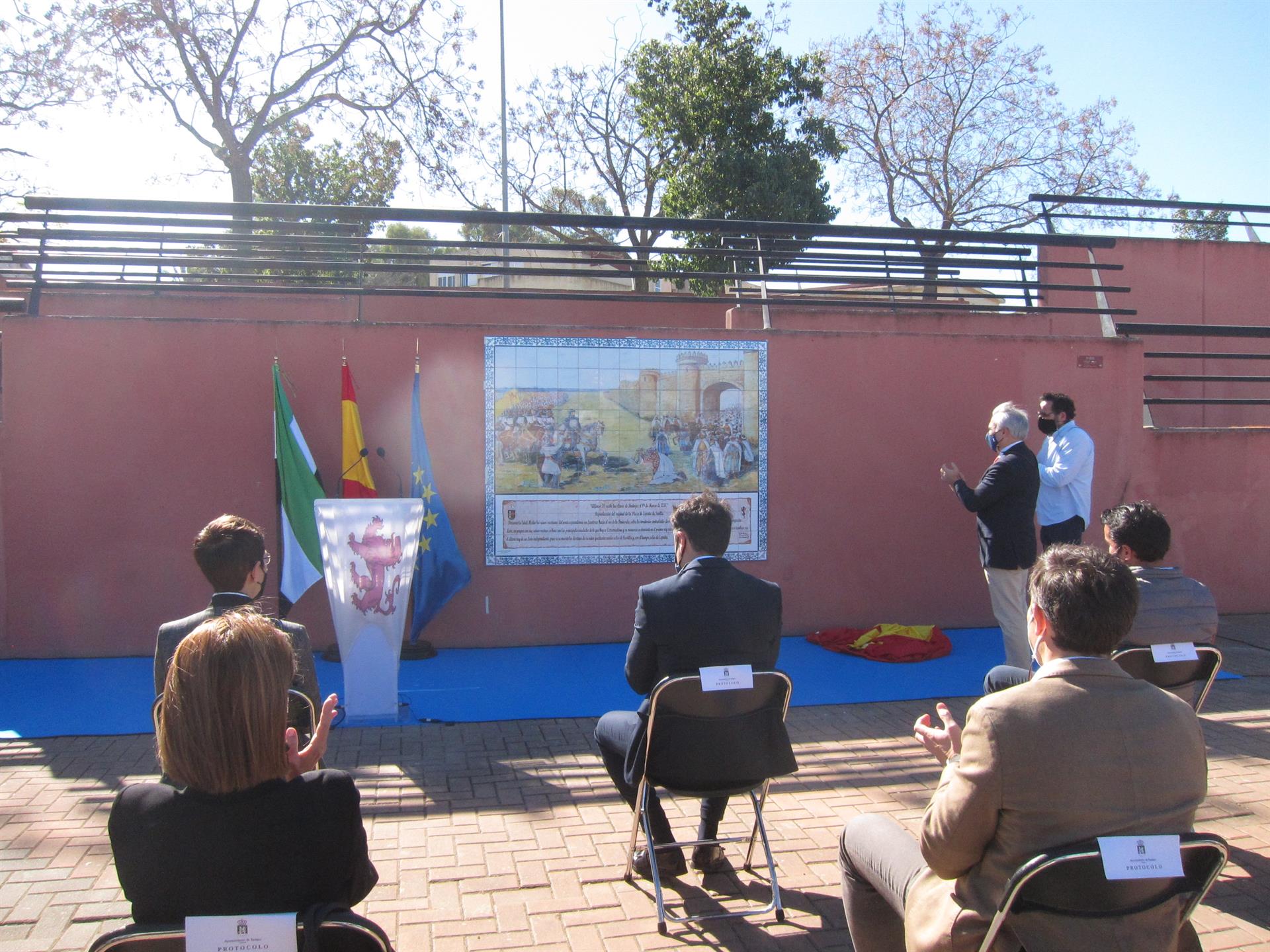 Badajoz ensalza la figura de Alfonso IX de León con un mural en la paseo fluvial Badajoz ensalza la figura de Alfonso IX de León con un mural en la paseo fluvial
