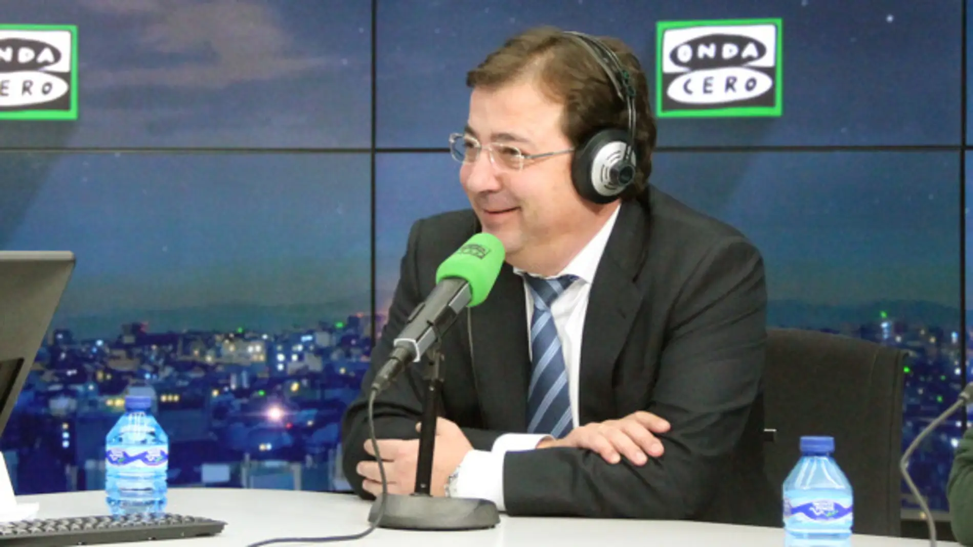 El presidente de la Junta dice que, hoy día, no se puede afirmar que hay una cuarta ola y adelanta que la semana que viene se comenzarán a pagar las primeras ayudas directas El presidente de la Junta dice que, hoy día, no se puede afirmar que hay una cuarta ola y adelanta que la semana que viene se comenzarán a pagar las primeras ayudas directas