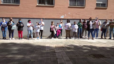 Una de las caceroladas en el Colegio