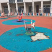 O Psoe insta o concello o arranxo dos parque infantís dos barrios