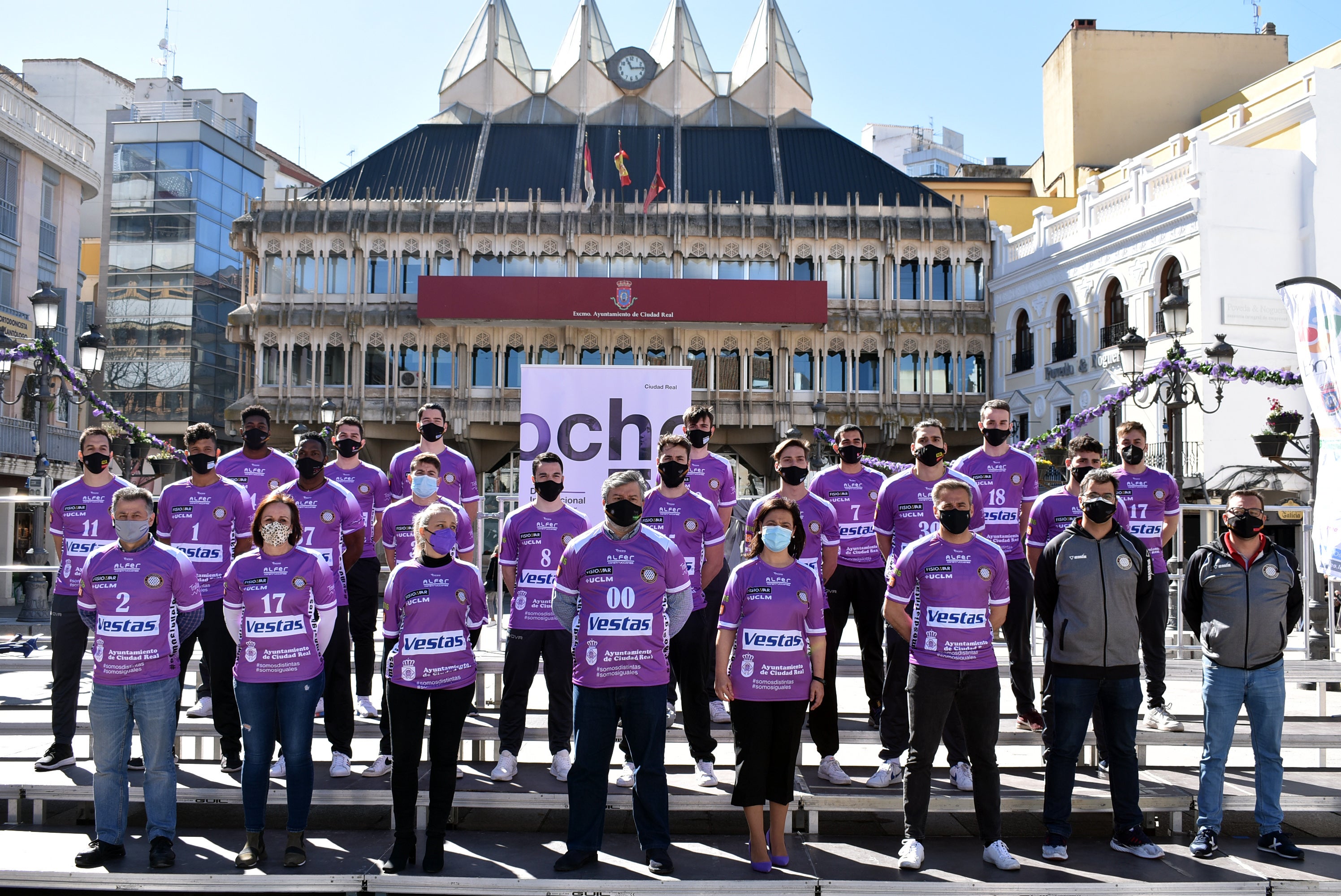 El BM Alarcos vestirá la camiseta de la igualdad de Ciudad Real en la fase de ascenso a Asobal El BM Alarcos vestirá la camiseta de la igualdad de Ciudad Real en la fase de ascenso a Asobal