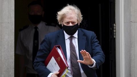 Boris Johnson se vacuna con Astrazeneca y vuelve a recalcar la seguridad 