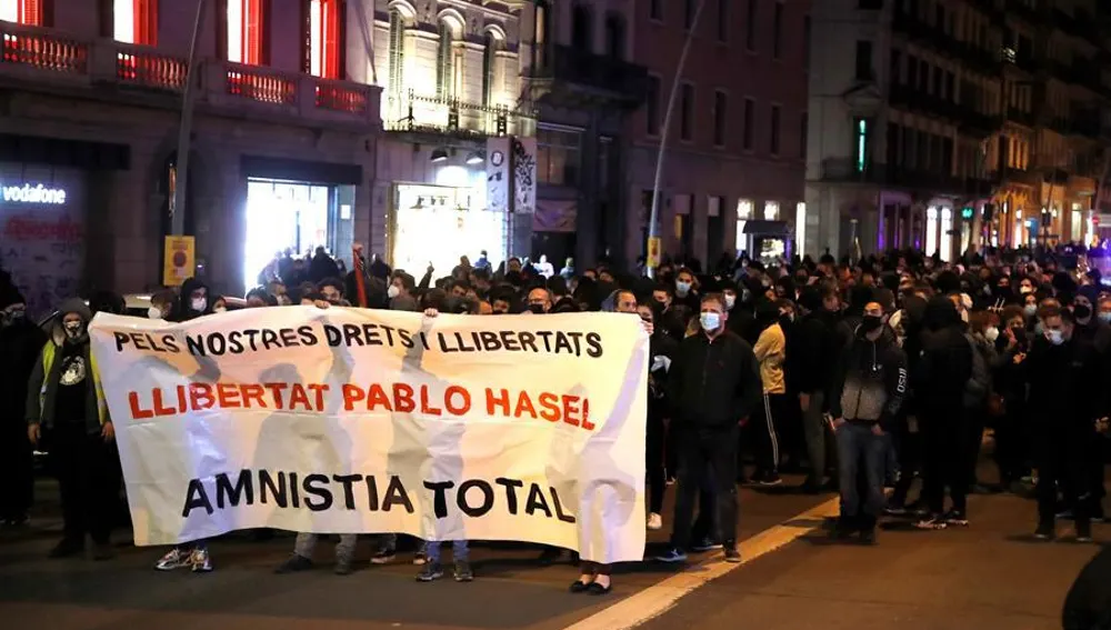 Manifestantes en Barcelona a favor de Pablo Hasel