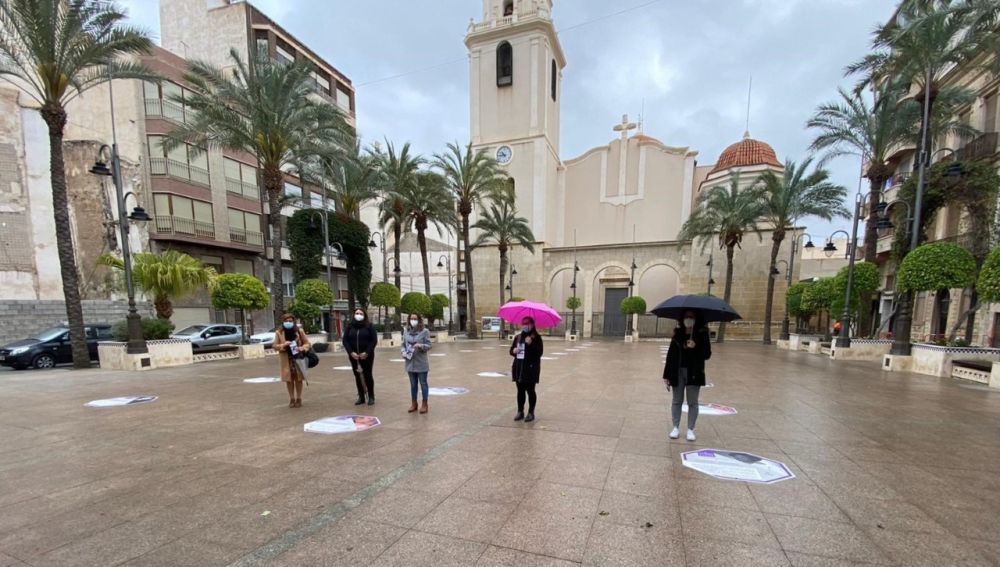 Inauguración en Crevillent de la exposición 'Las mujeres que dejan rastro'