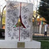 Vandalizan con esvásticas un monumento a las Brigadas Internacionales en Vicálvaro