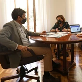 La alcaldesa, María Gómez, presenta al presidente, Carlos Mazón, el Plan Estratégico con el que la localidad pretende obtener fondos europeos La alcaldesa, María Gómez, presenta al presidente, Carlos Mazón, el Plan Estratégico con el que la localidad pretende obtener fondos europeos