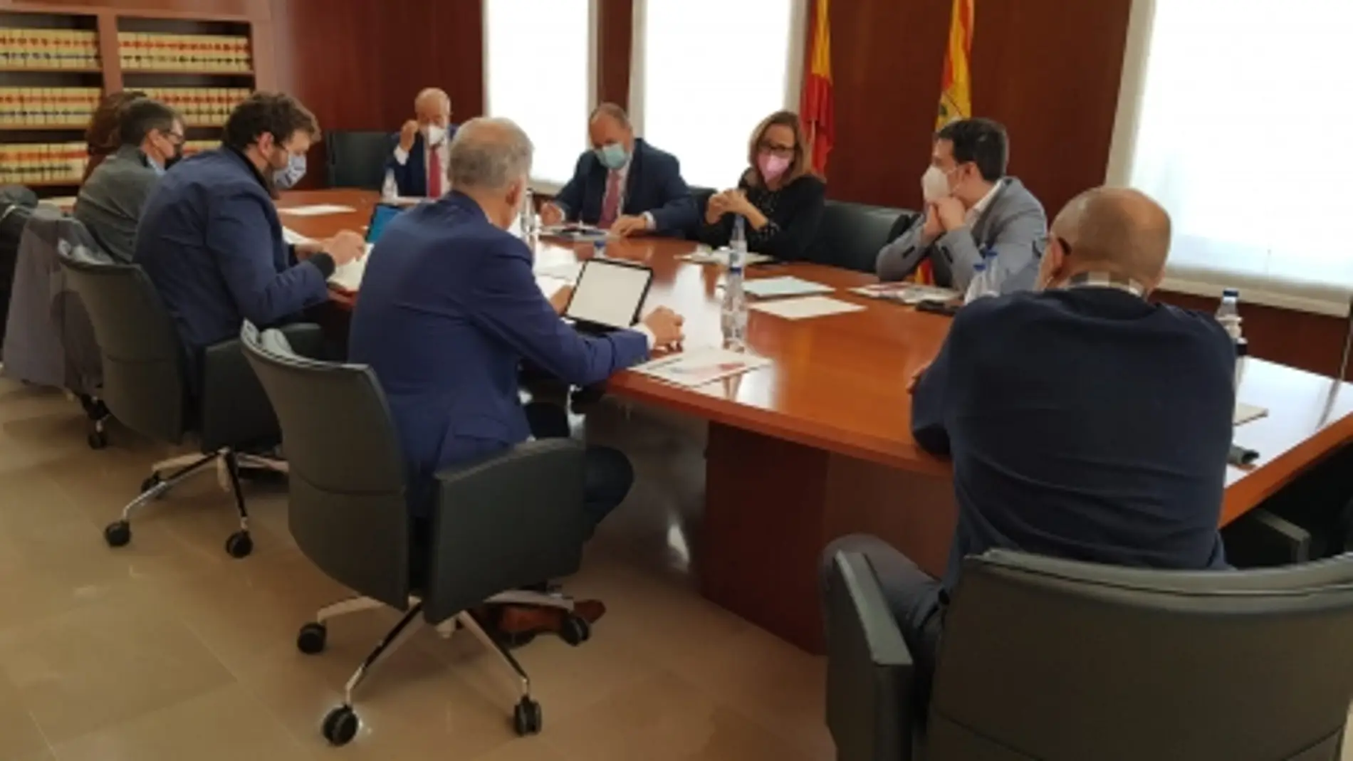 Mayte Pérez se reúne con los agentes sociales de Teruel para informarles sobre el FITE