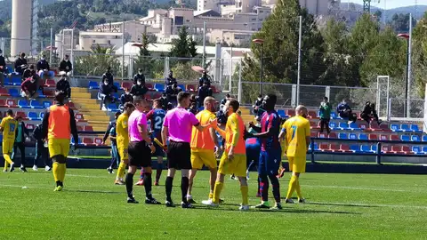 Machuca debutó en el Orihuela con buen juego pero con goleada en contra deportes