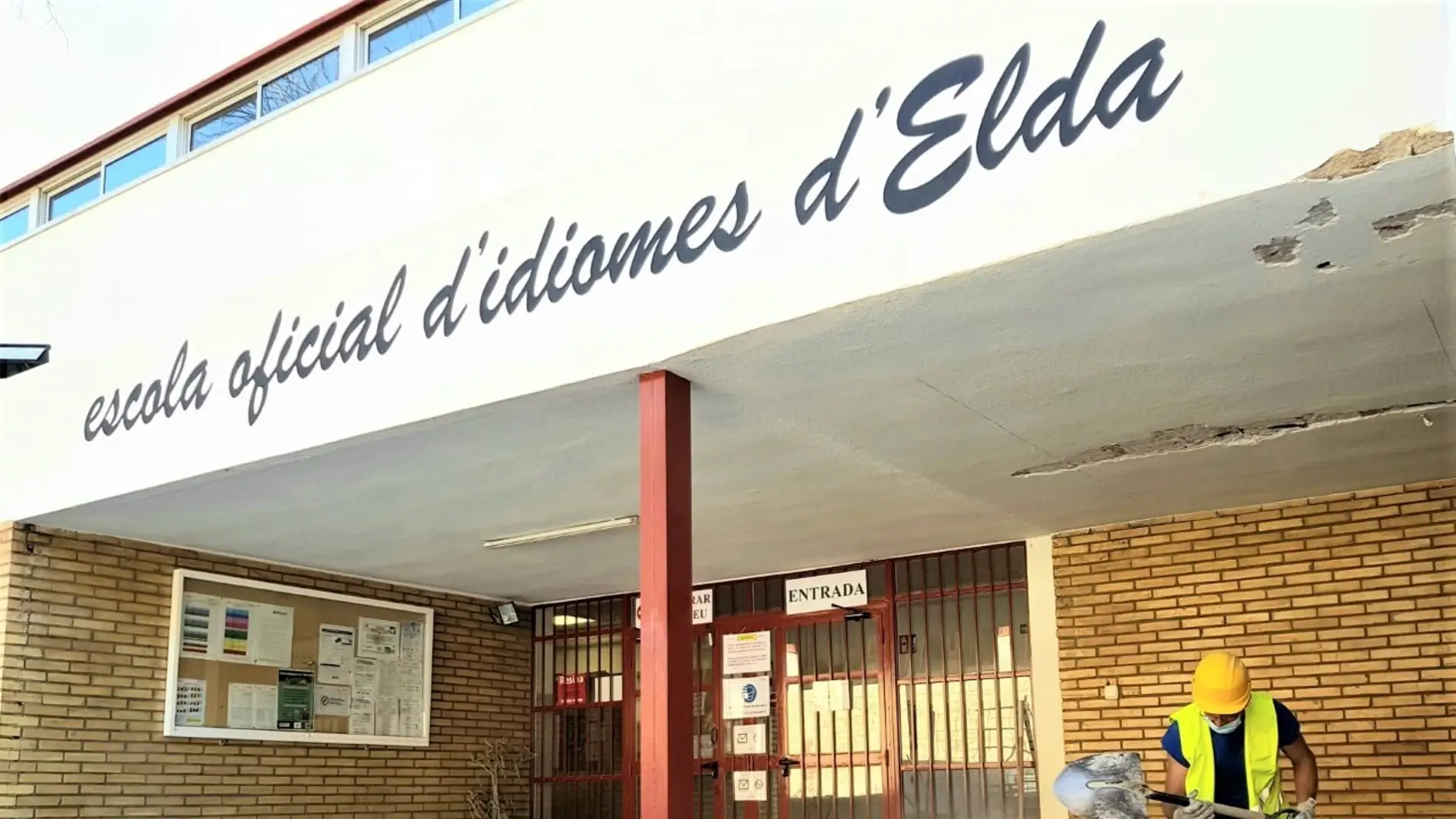Obras en la Escuela Oficial de Idiomas de Elda.
