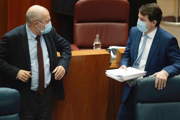 Castilla y León vive una histórica moción de censura envuelta en dudas Castilla y León vive una histórica moción de censura envuelta en dudas