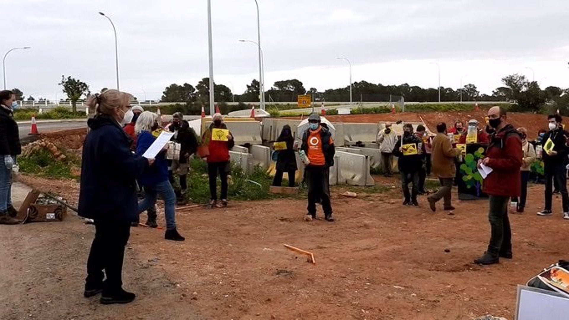 Antiautopistas reclaman un plan de reforestación equivalente a la superficie ocupada por la autopista Llucmajor-Campos Antiautopistas reclaman un plan de reforestación equivalente a la superficie ocupada por la autopista Llucmajor-Campos