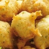 Tony Pérez. Crítico gastronómico. Los buñuelos de bacalao son la croqueta de la Semana Santa 