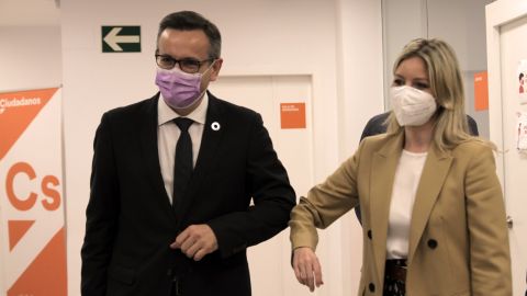 PSOE y Ciudadanos reiteran que el Alcalde de Murcia, si prospera la moción de censura, será el socialista José Antonio Serrano hasta final de legislatura PSOE y Ciudadanos reiteran que el Alcalde de Murcia, si prospera la moción de censura, será el socialista José Antonio Serrano hasta final de legislatura
