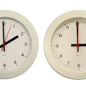 En la madrugada de Sábado a Domingo adelantaremos una hora los relojes En la madrugada de Sábado a Domingo adelantaremos una hora los relojes