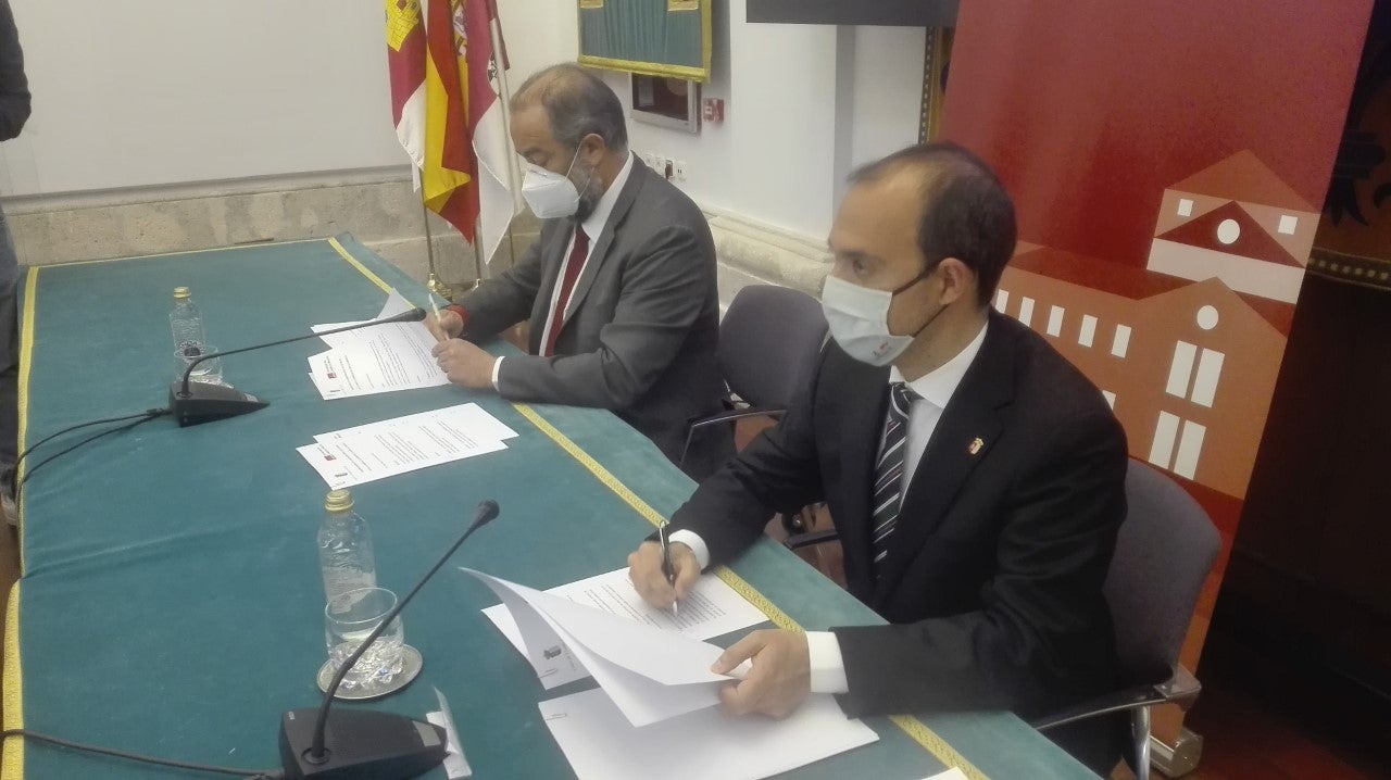 La UCLM y las Cortes renuevan su colaboración con nuevas acciones encaminadas a un mejor conocimiento de la región La UCLM y las Cortes renuevan su colaboración con nuevas acciones encaminadas a un mejor conocimiento de la región