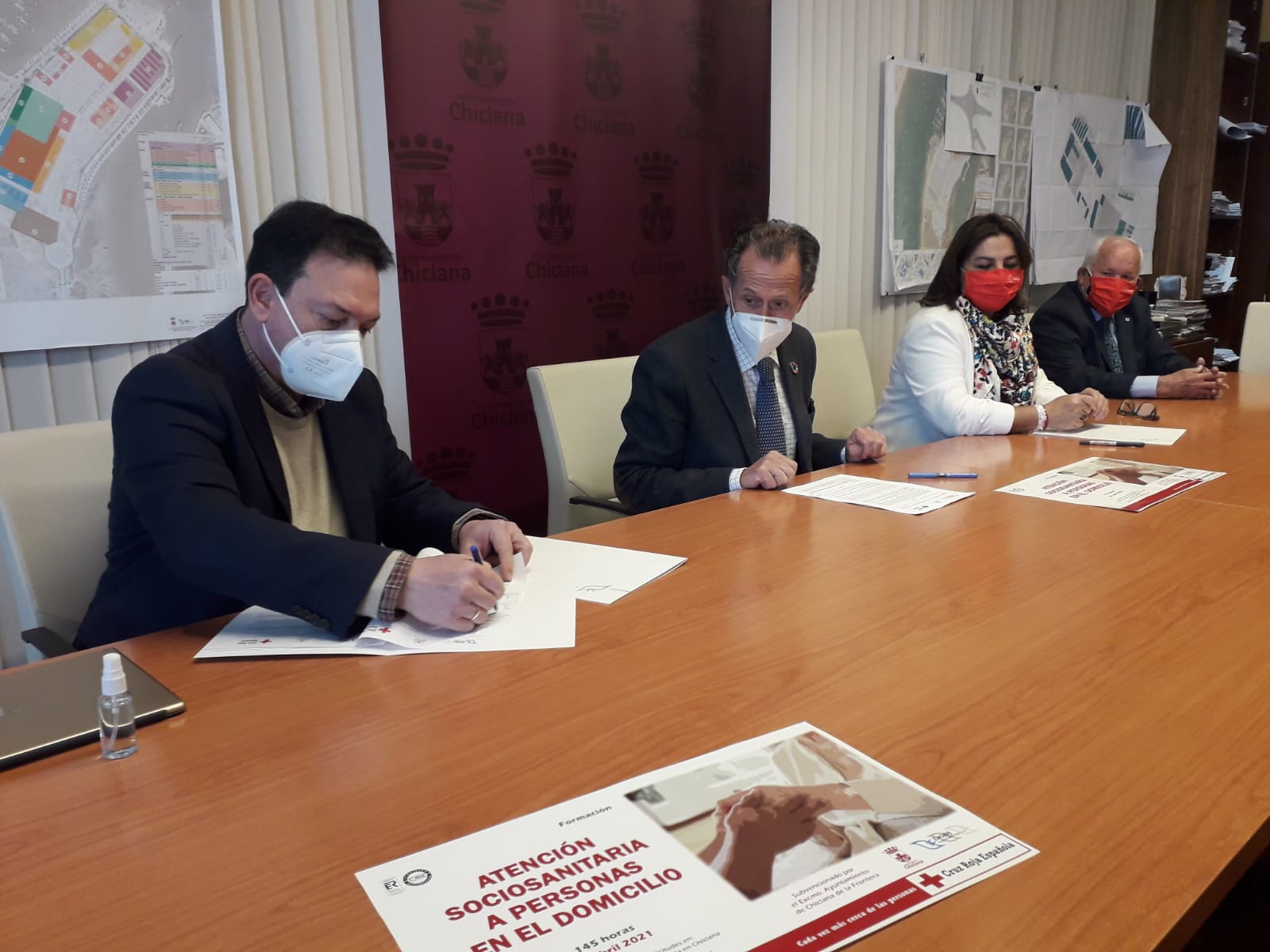 Cruz Roja formará a trabajadores de Emsisa para mejorar la ayuda a domicilio Cruz Roja formará a trabajadores de Emsisa para mejorar la ayuda a domicilio