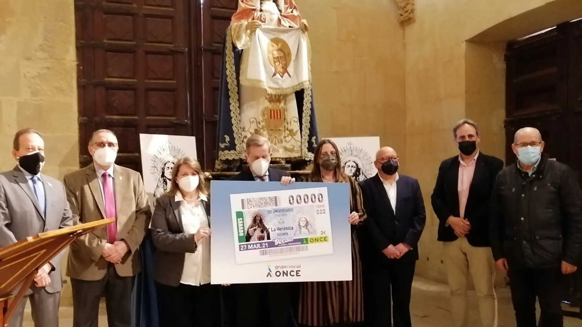 Miembros de la ONCE, de la Hermandad, de la Junta Mayor y del Ayuntamiento de Alicante