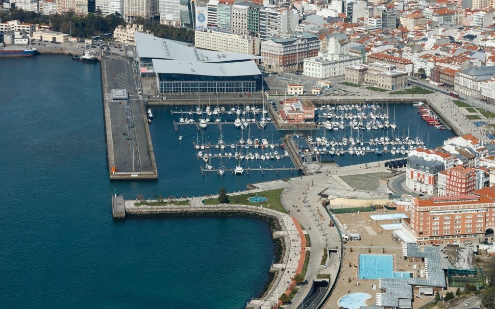 El BNG de A Coruña pide la creación de un consorcio de administraciones para decidir el futuro de los muelles El BNG de A Coruña pide la creación de un consorcio de administraciones para decidir el futuro de los muelles