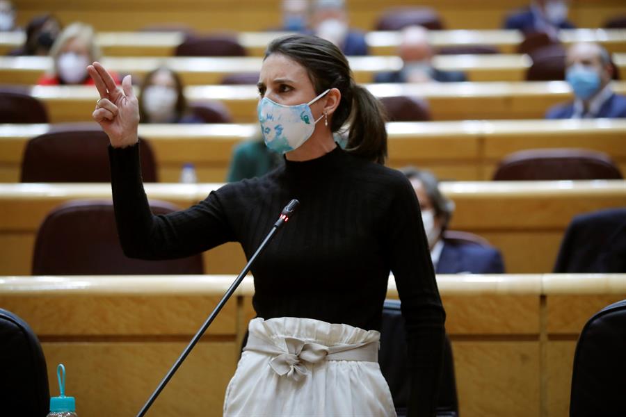 "Hijo, hija, hije", "todos, todas, todes": Las palabras de Irene Montero en un acto de campaña con colectivos LGTBI "Hijo, hija, hije", "todos, todas, todes": Las palabras de Irene Montero en un acto de campaña con colectivos LGTBI