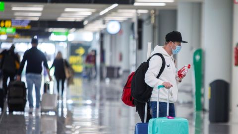 Llegada de vuelos procedentes de Alemania en el aeropuerto de Son San Joan, en Mallorca.