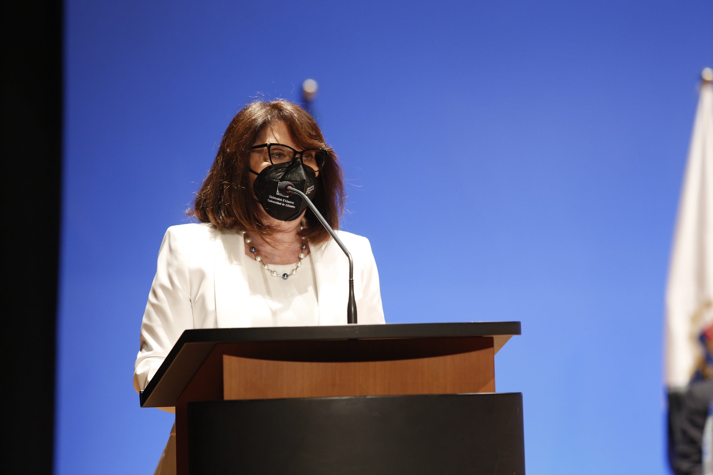 Amparo Navarro ya es formalmente la primera rectora de la historia de la Universidad de Alicante Amparo Navarro ya es formalmente la primera rectora de la historia de la Universidad de Alicante