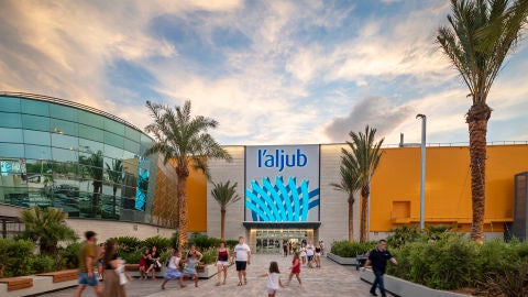 Fachada del CC L'Aljub