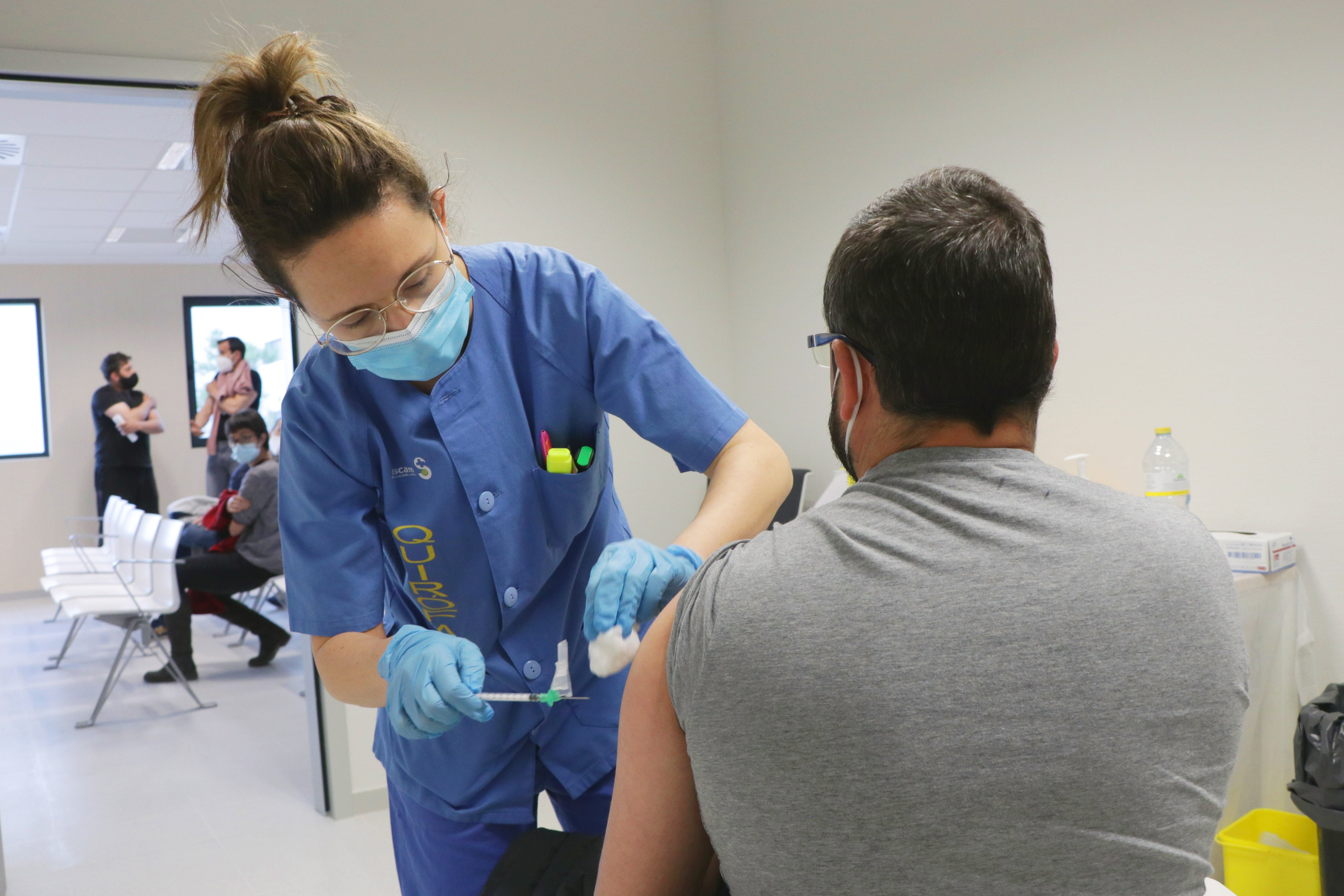 Castilla-La Mancha retoma la vacunación con AstraZeneca Castilla-La Mancha retoma la vacunación con AstraZeneca