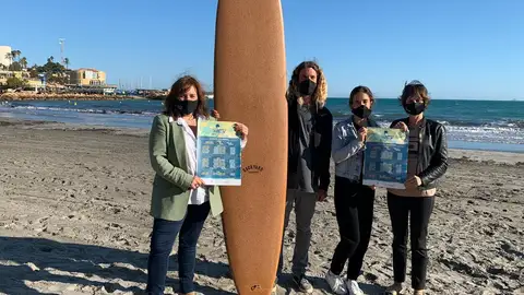 Las Playas de Orihuela son un entorno inigualable para la realización de las 33 actividades acuáticas y deportivas que desde las concejalías de Playas y de Juventud se han programado para la temporada de primavera verano winter